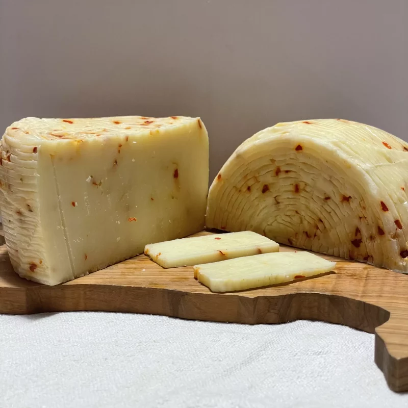 formaggio pecorino al peperoncino