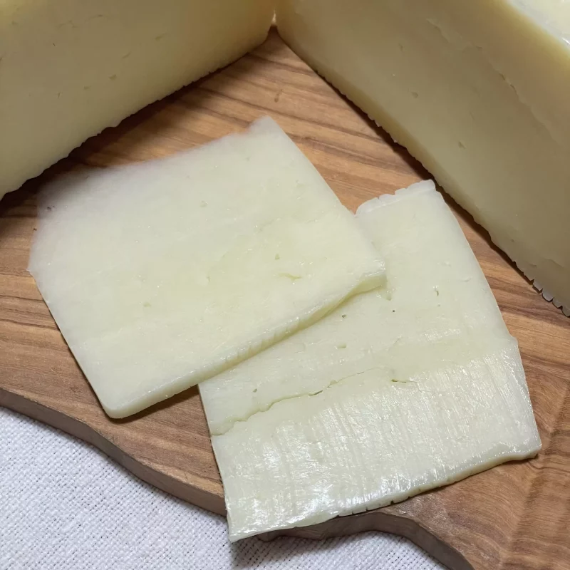 formaggio pecorino fresco