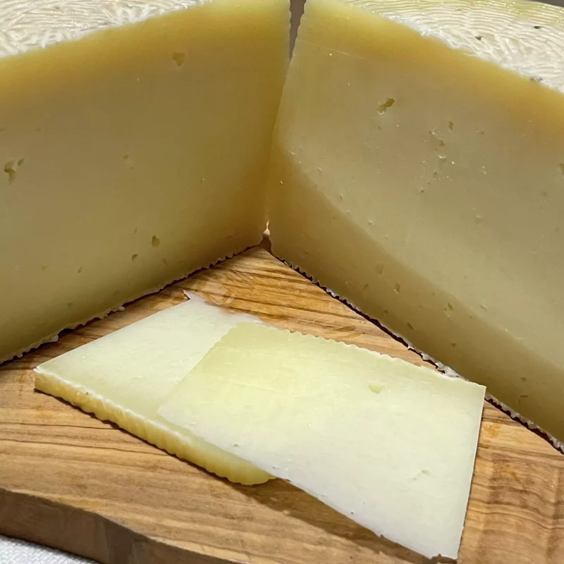 formaggio pecorino semistagionato